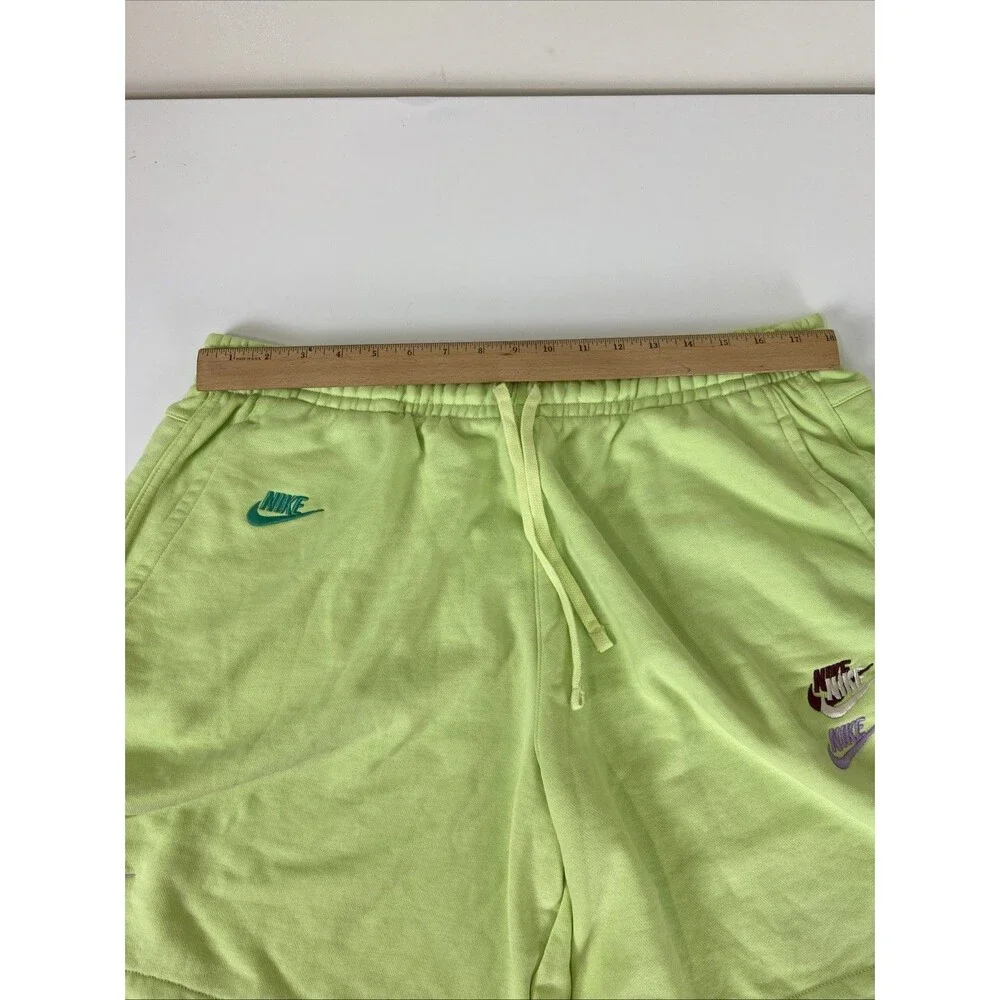 Nike NSW Sportswear Essentials+ French Terry shorts embroidered Neon Green XXL